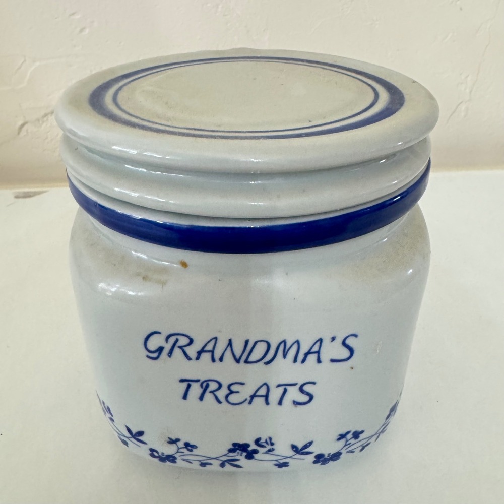 VTG 80s Lillian Vernon‎ Grandma's Treats Ceramic Jar Blue Floral Lid